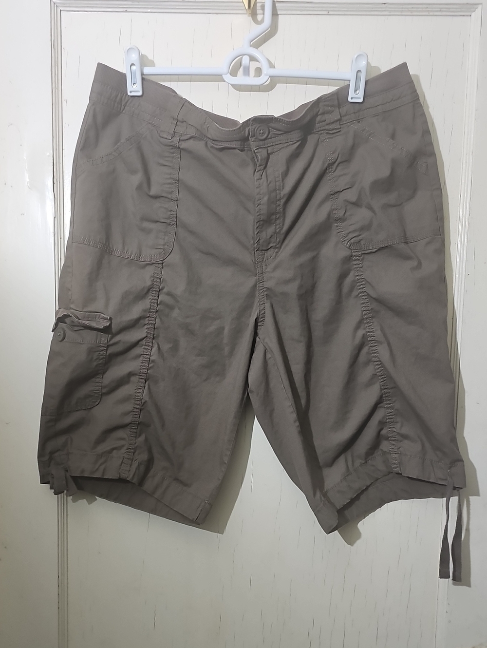 Women’s  Sz 16 Cargo Shorts - Taupe Utility Short